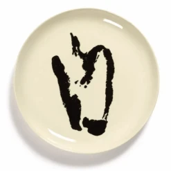 Serax Feast By Ottolenghi Bord M ø 22 Cm H 2 Cm Aardewerk White + Pepper Black -Serax serax feast by ottolenghi bord m 22 cm h 2 cm aardewerk white pepper black